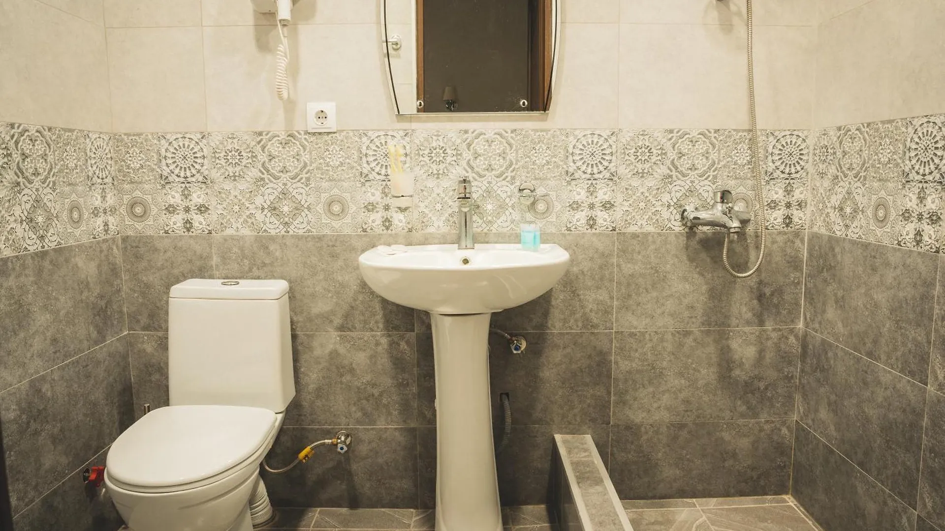 Hh Hotel Tbilisi