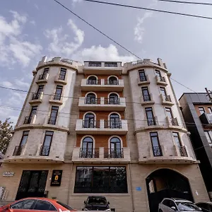 4* Hotel Highgarden
